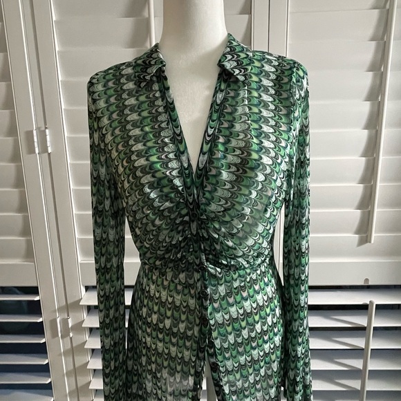Green Patterned Women's Top - Picture 2 of 2